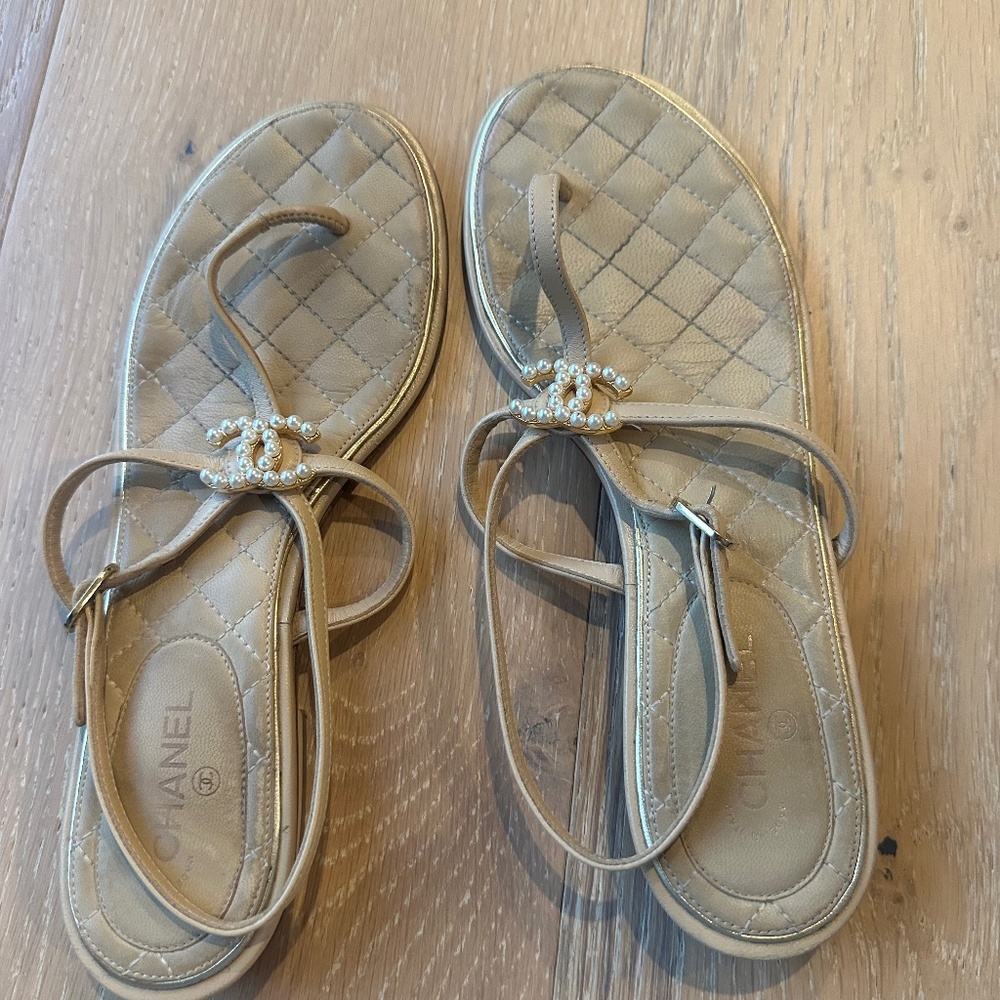 Chanel sandals size 37.5